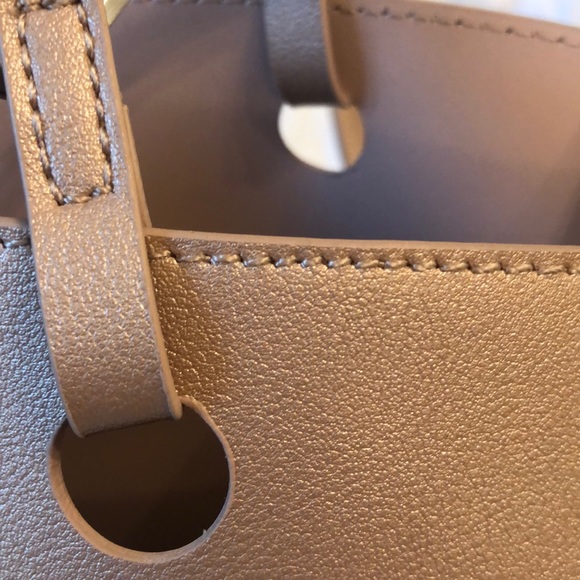 Vegan Leather Classy Shimmer Bucket Bag - Picture 2 of 7